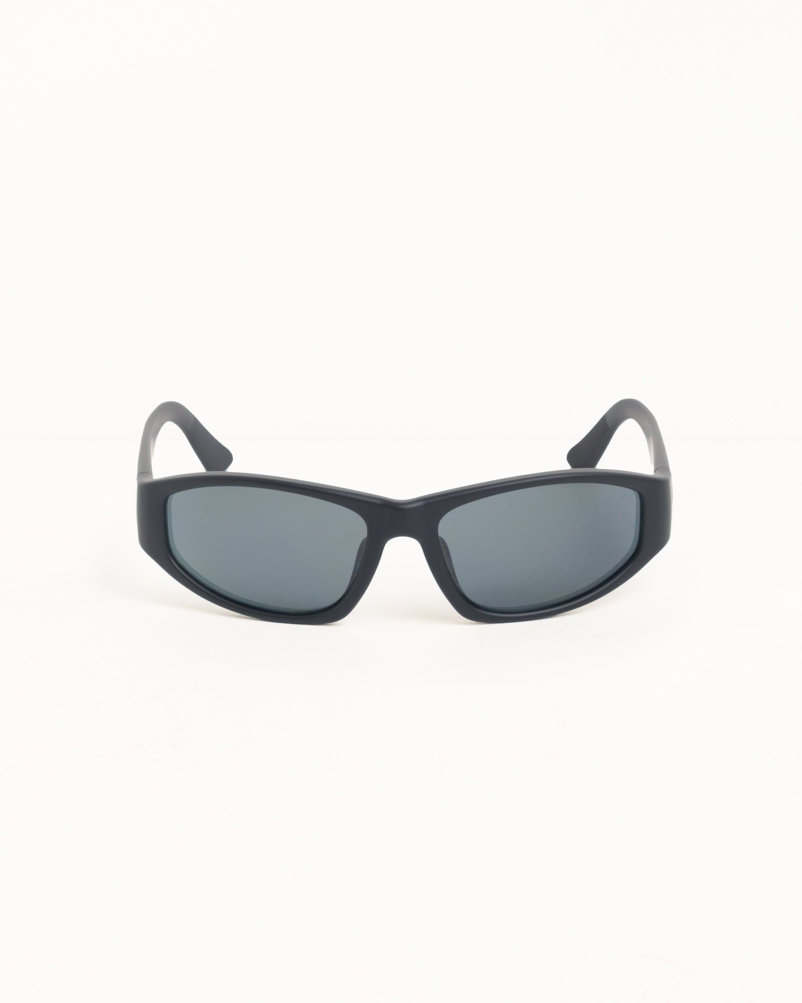 Stussy Leslie Sunglasses occhiali sole Matte Black polarizzati
