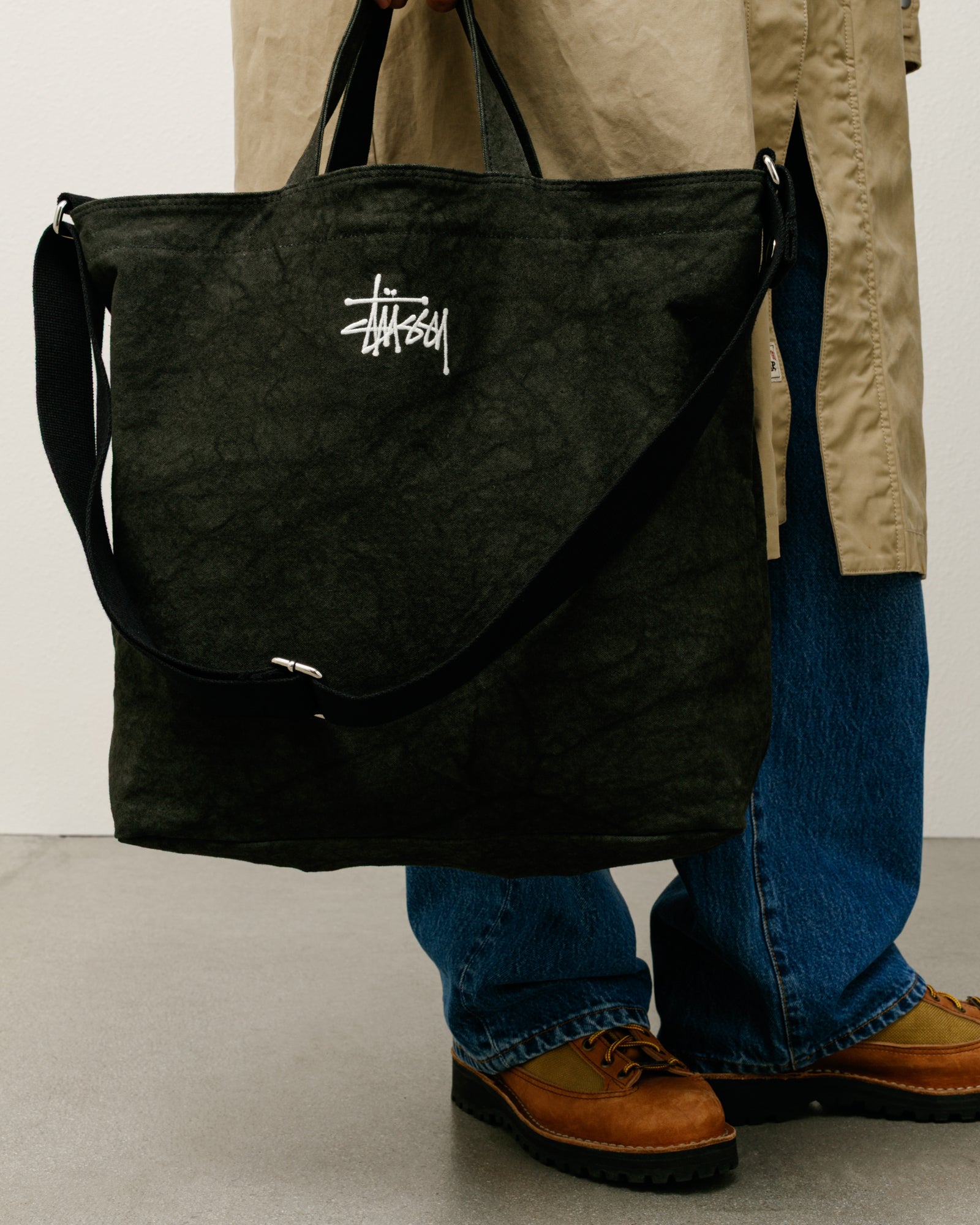 Stussy Canvas Crossbody Bag borsa tela nero 16 pollici