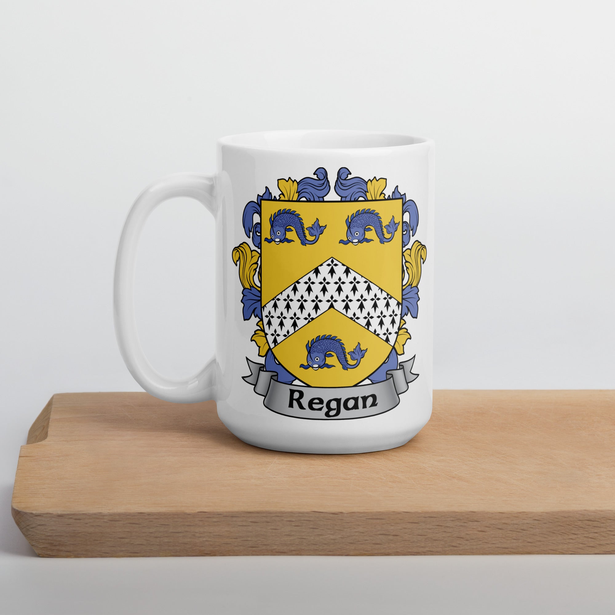 7.62 Design Regan Irish Crest Tazza Ceramica 15oz Stemma