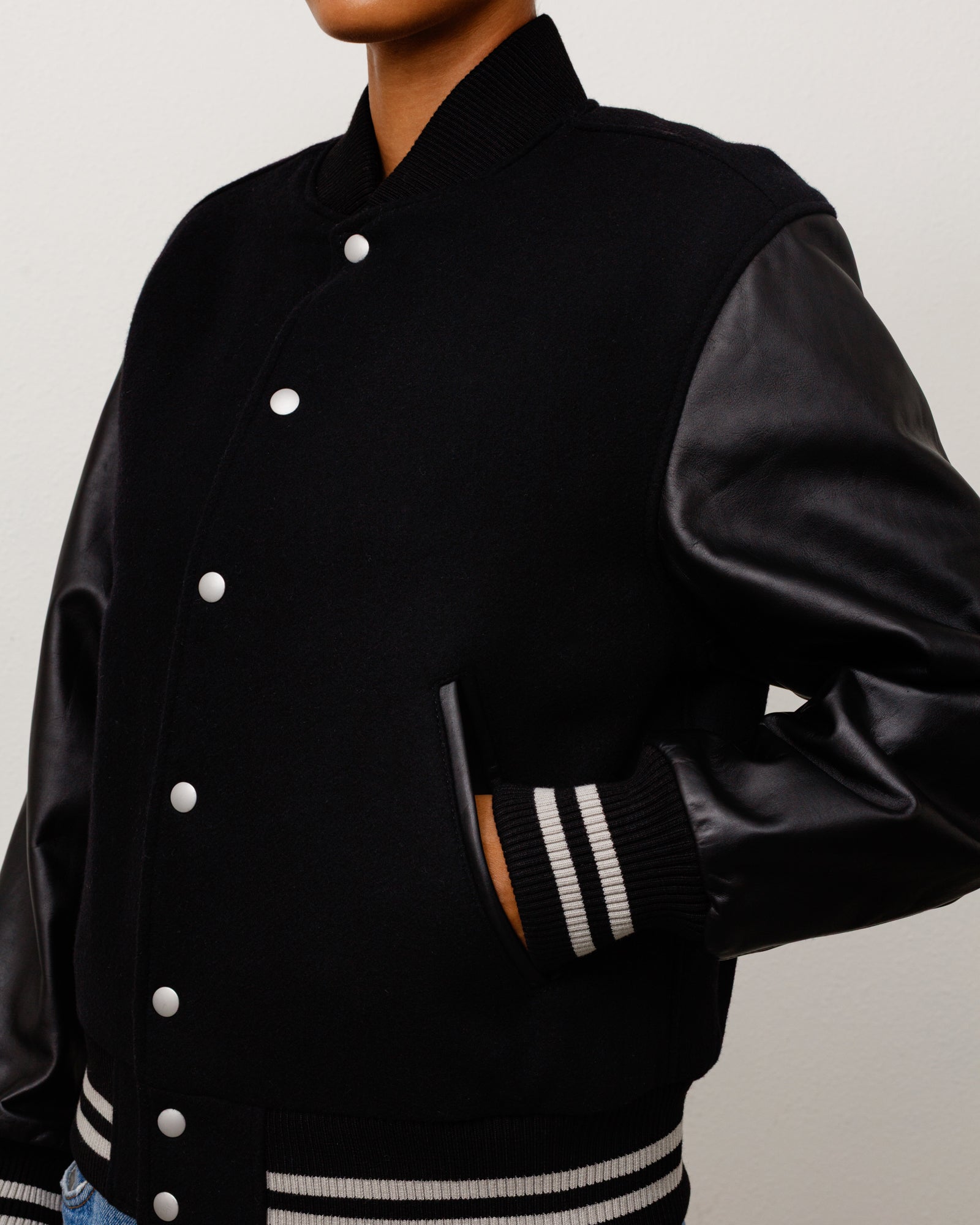 Stussy Wool Varsity giacca nera 75% lana maniche pelle