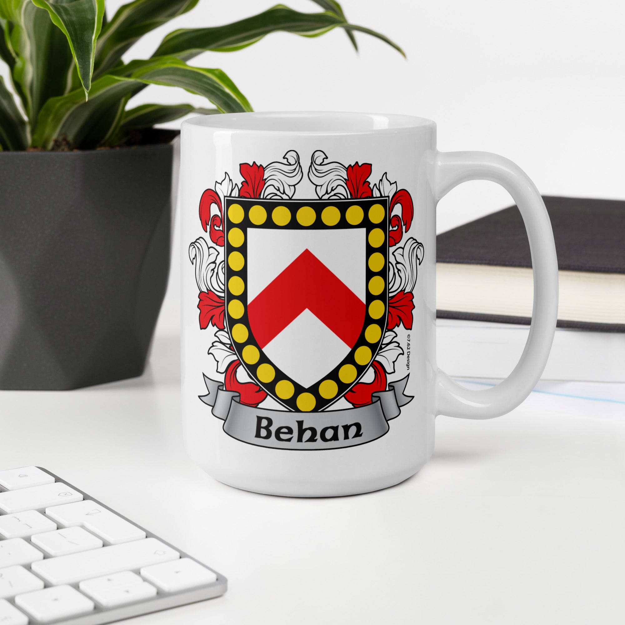 7.62 Design Behan tazza ceramica 443 ml stemma irlandese