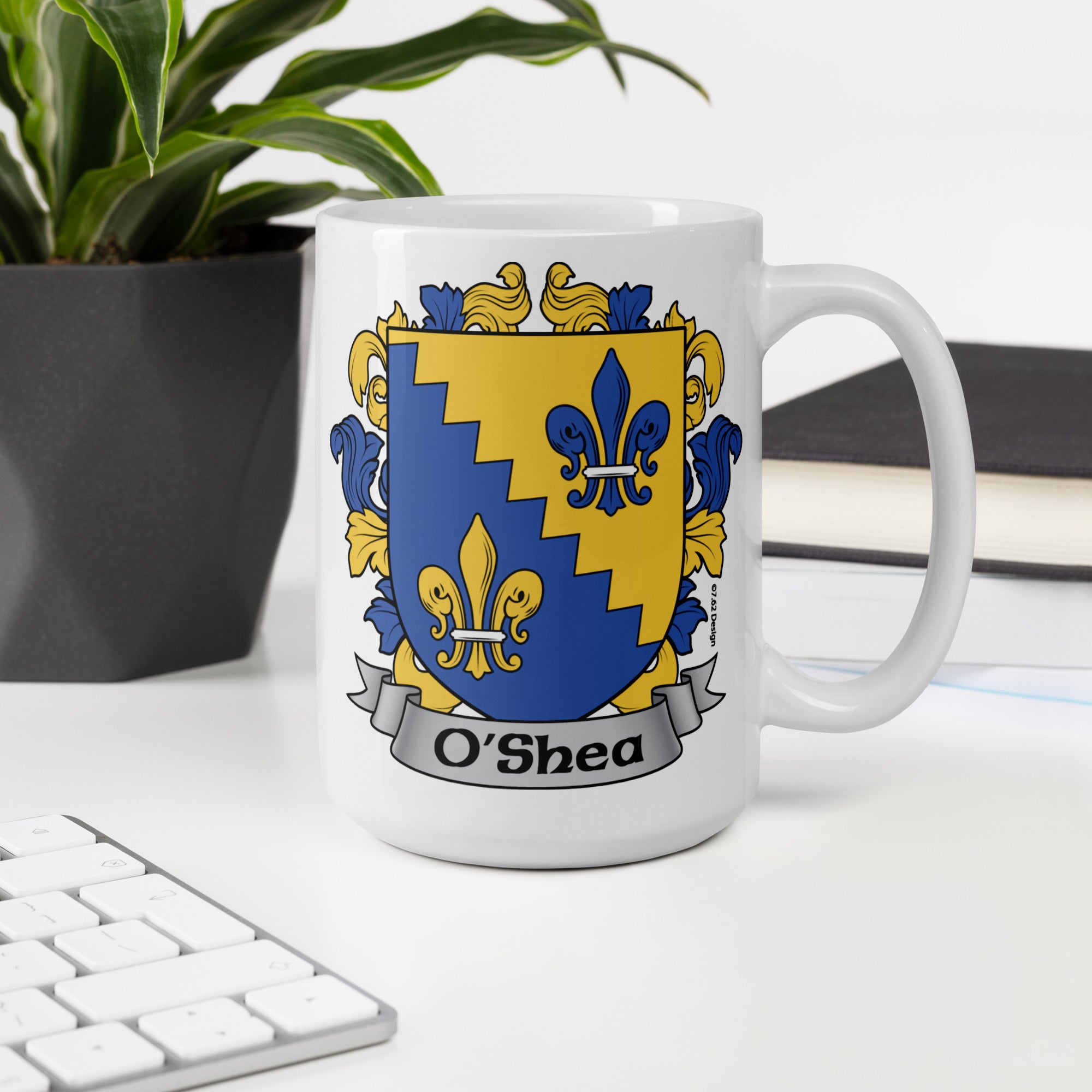 7.62 Design O'Shea Crest Tazza ceramica 443 ml stemma