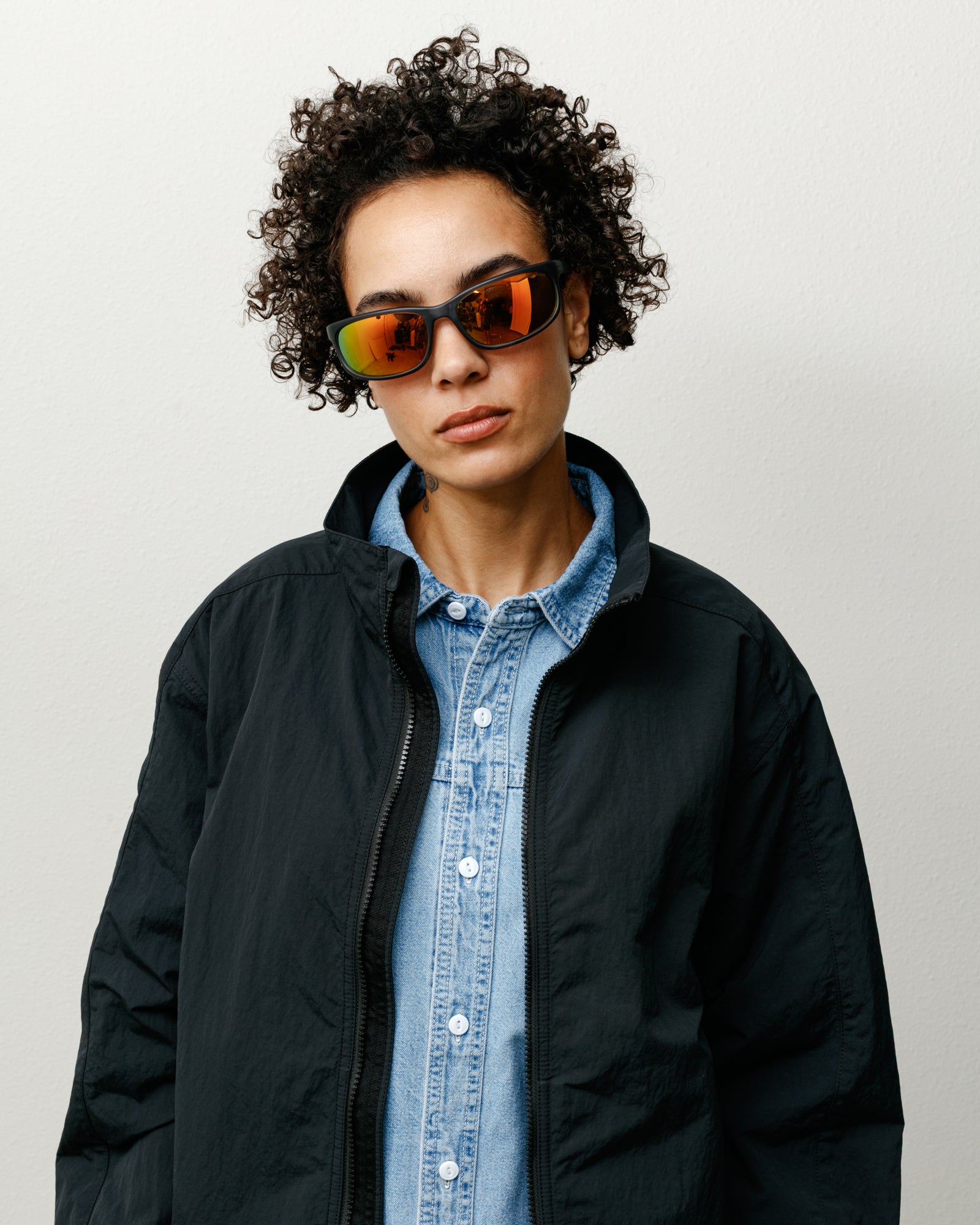 Stussy Julian Sunglasses occhiali Frost Black specchiati