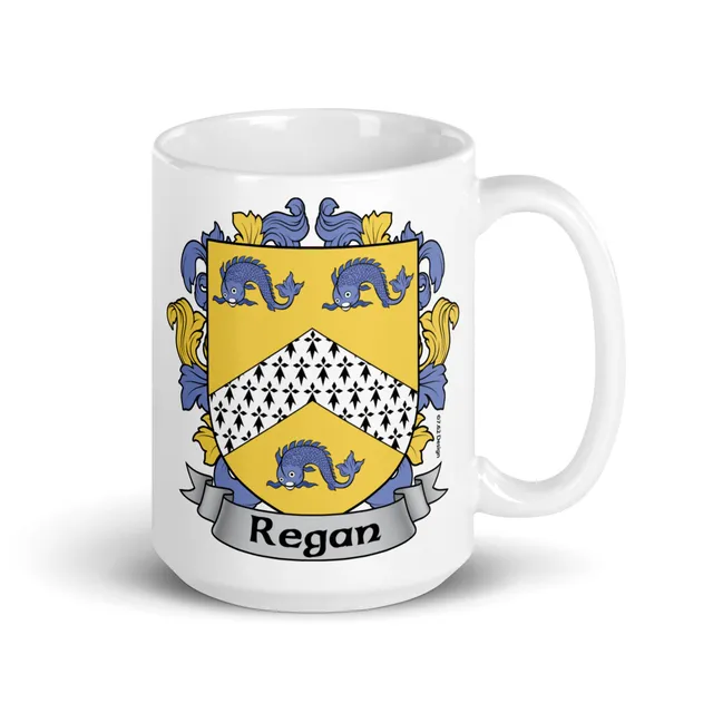 7.62 Design Regan Irish Crest Tazza Ceramica 15oz Stemma