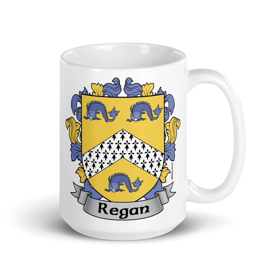 7.62 Design Regan Irish Crest Tazza Ceramica 15oz Stemma