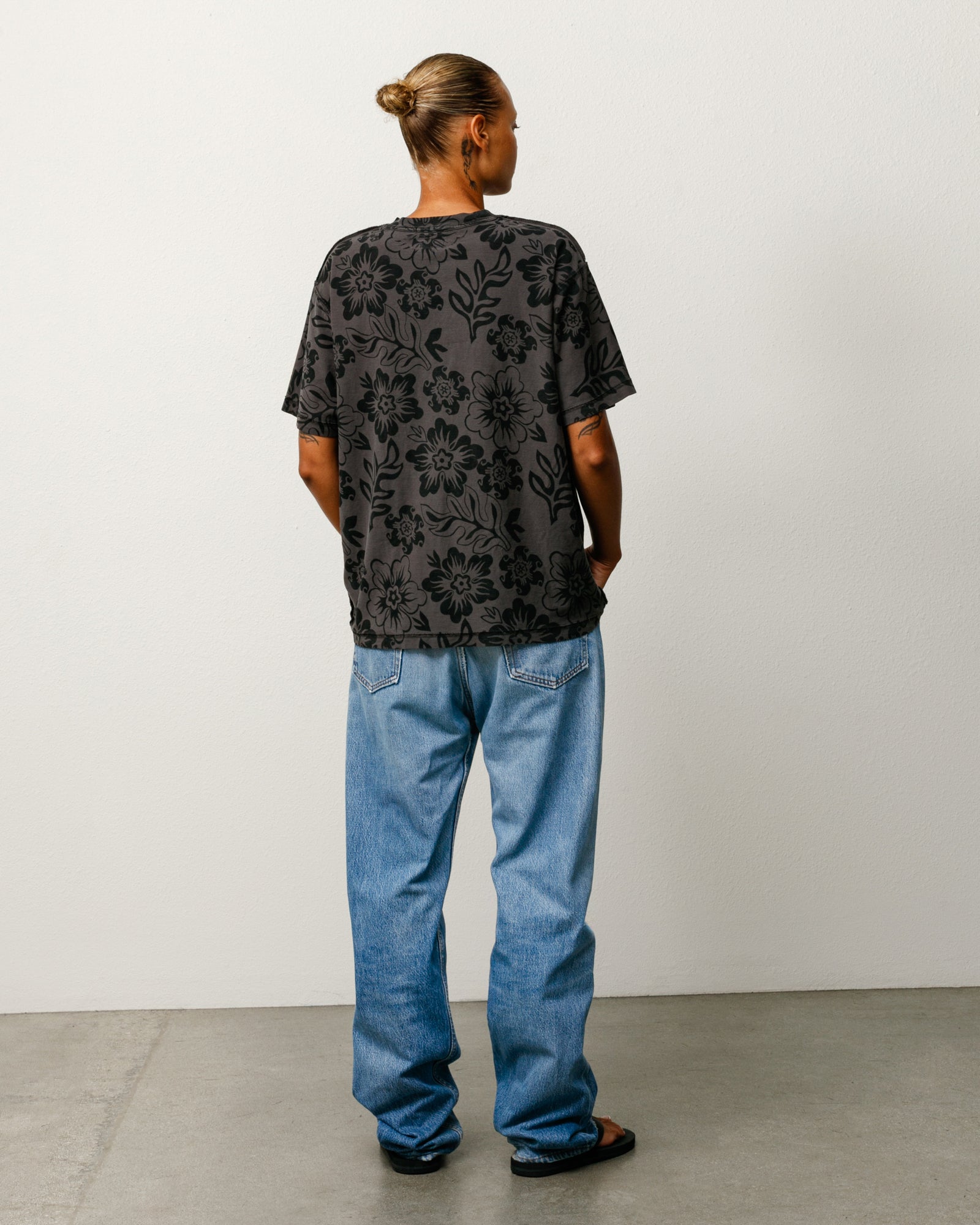 Stussy Lazy Floral Tee t-shirt Vintage Black floreale