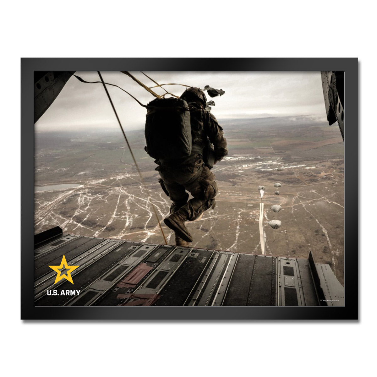 7.62 Design Paratrooper stampa incorniciata Army 14"x20"