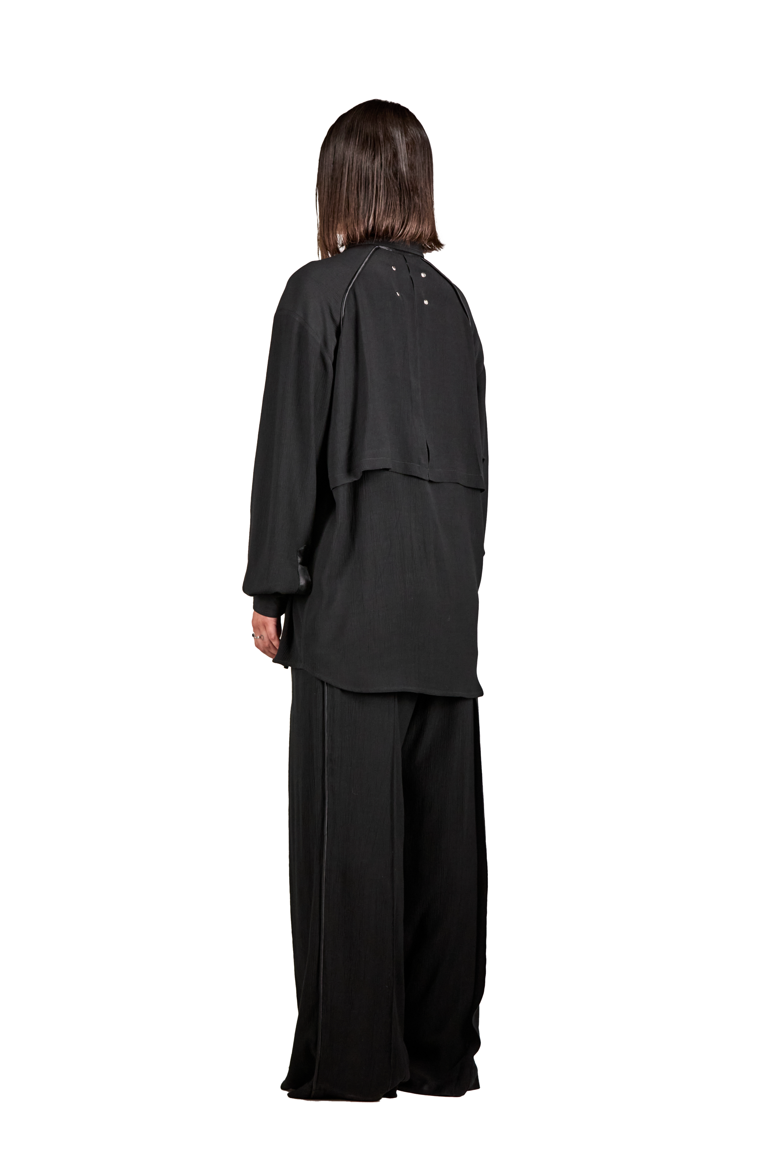 Tiat Occulta bellezza Metal Tag camicia nera viscosa