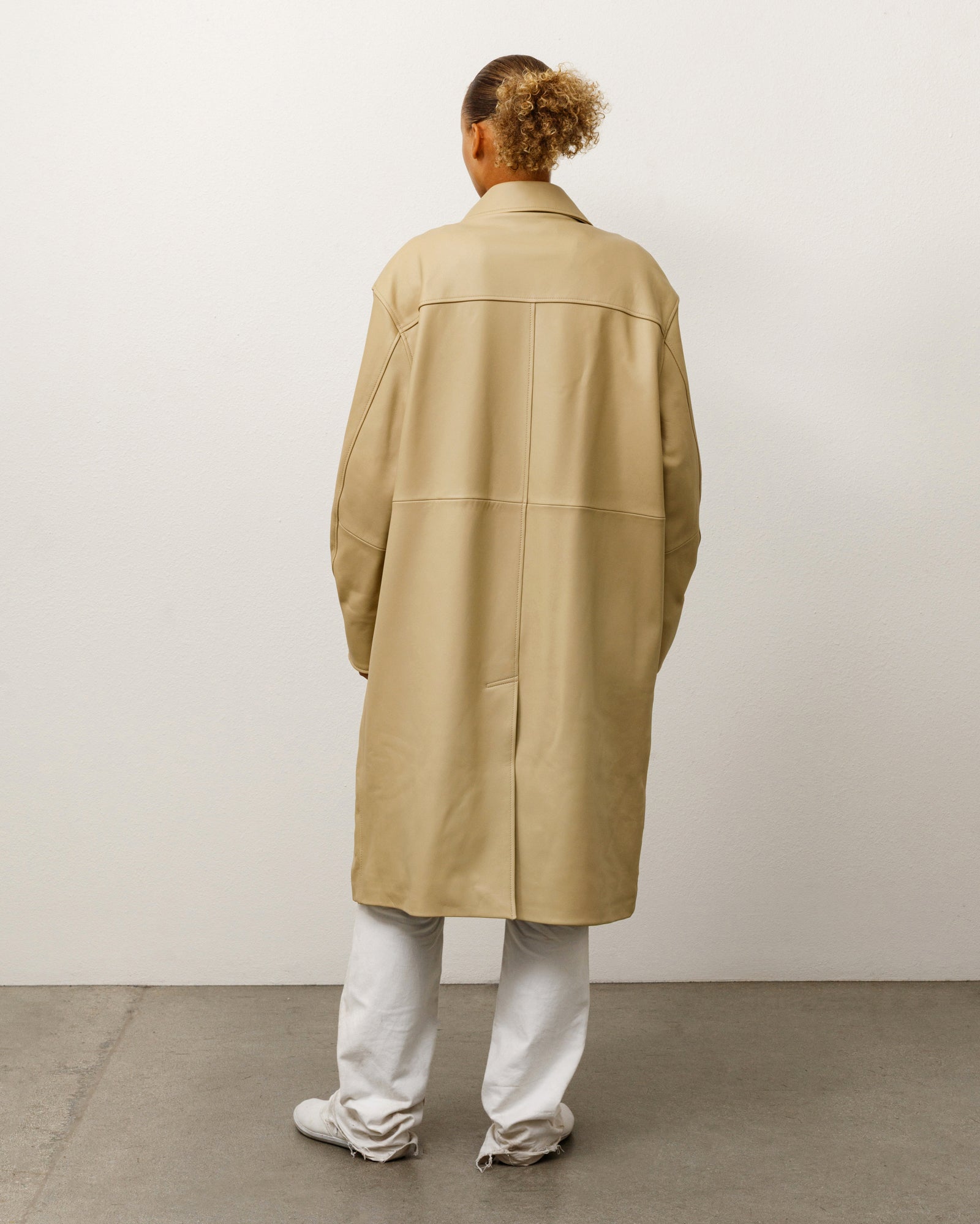 Stussy Spolverino in pelle cappotto sand pelle